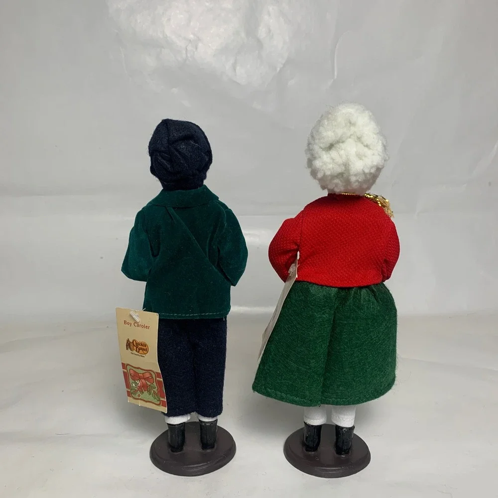 Cracker Barrel Boy and Girl Caroler Christmas Figurine Set Red Green New Holiday